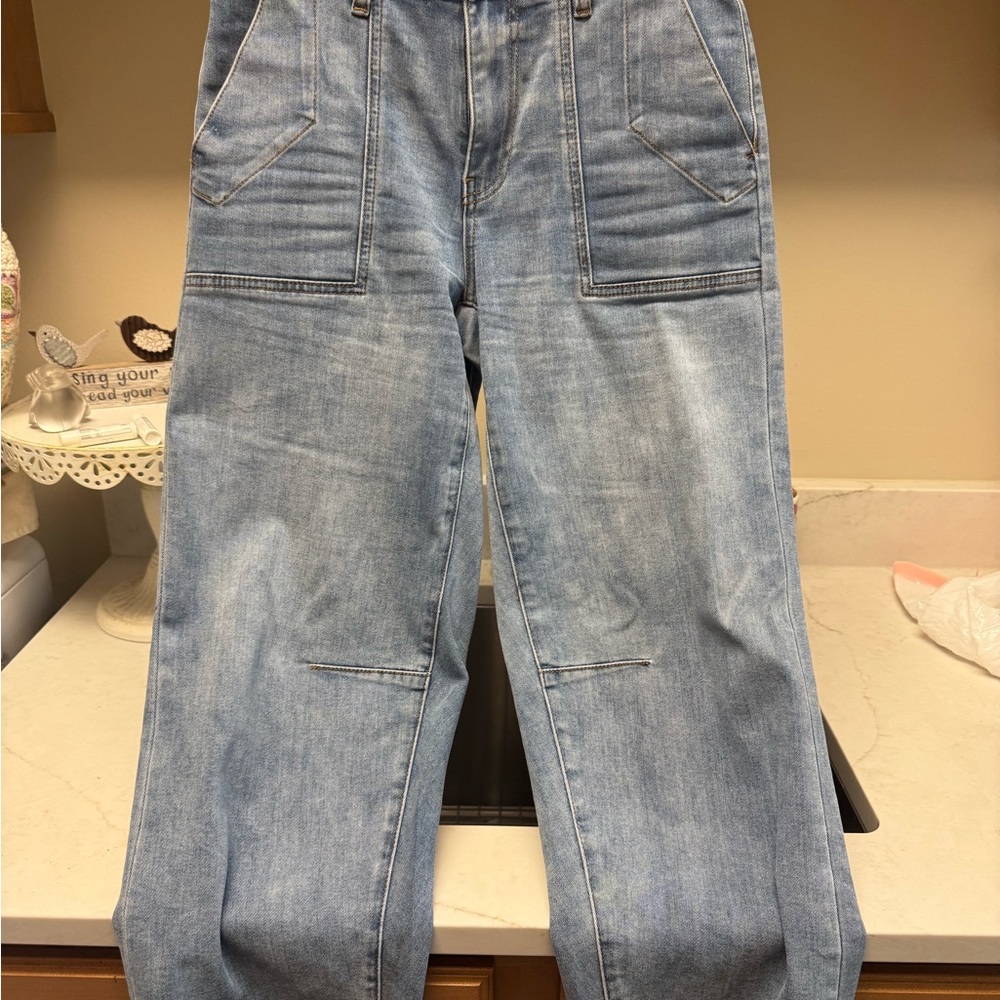 Kut from the Kloth Ashton barrel Leg Jeans in Medium Blue - Picture 2 of 5